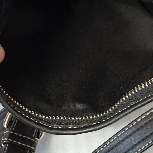 Beautiful Coach Crossbody signature C’s black/gray canvas/leather purse - Picture 15 of 16